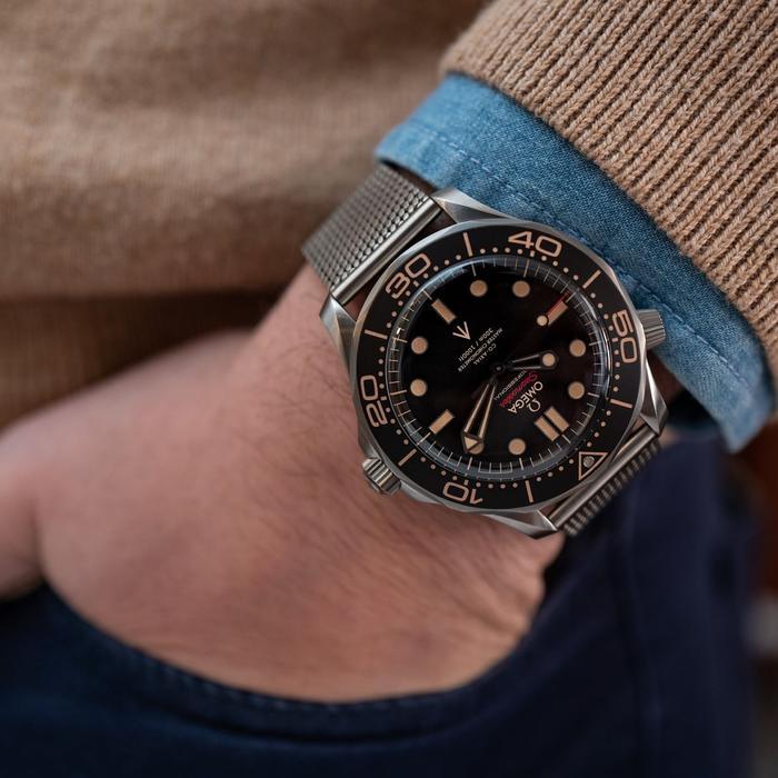 Omega Seamaster Diver 300 'NO TIME TO DIE' 007 Edition with Bracelet thumbnail 5