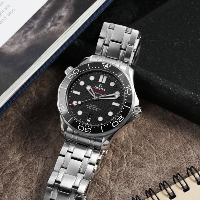 Omega Seamaster Diver 300M, Black Wave Dial with Black Ceramic Bezel Bracelet - 2024 thumbnail 3