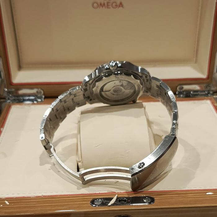 Omega Seamaster Diver 300M, Black Wave Dial with Black Ceramic Bezel Bracelet - 2024 thumbnail 6