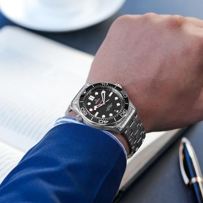 Omega Seamaster Diver 300M, Black Wave Dial with Black Ceramic Bezel Bracelet - 2024 thumbnail 7