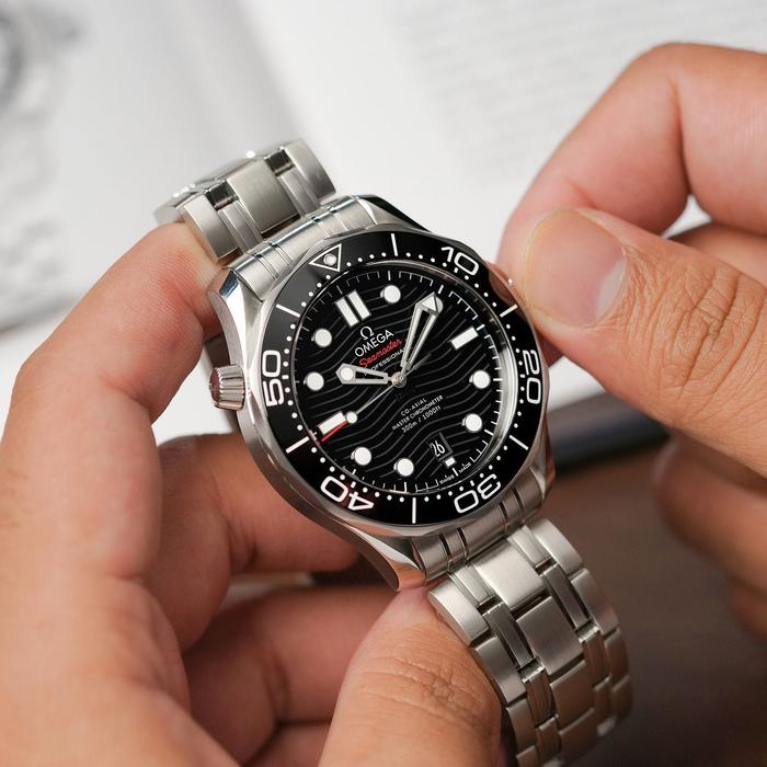 Omega Seamaster Diver 300M, Black Wave Dial with Black Ceramic Bezel Bracelet - 2024 thumbnail 9