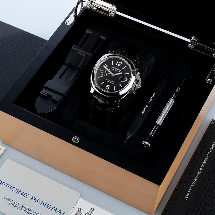 Panerai Luminor PAM 104 thumbnail 5