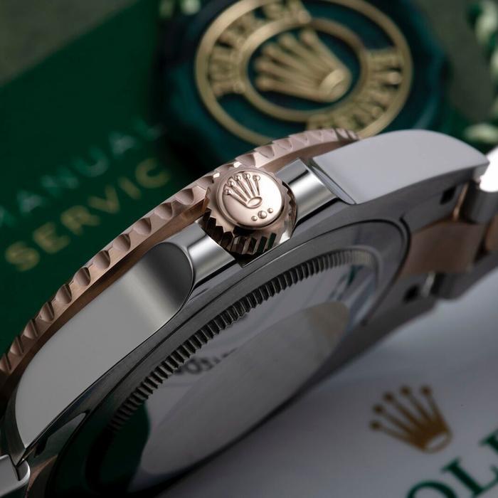 Rolex GMT Master II, Brown & Black Ceramic Steel & 18K Rose Gold thumbnail 4