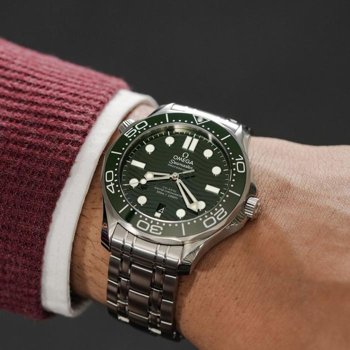 Omega Seamaster Diver 300M, Green Wave Dial with Black Ceramic Bezel Bracelet 42 - 2023 thumbnail 7