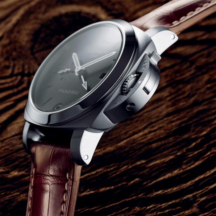 Panerai Luminor GMT PAM 320 thumbnail 3