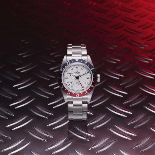 Tudor Heritage Blackbay GMT White Dial Bracelet 'Pepsi' - New in Box thumbnail 3