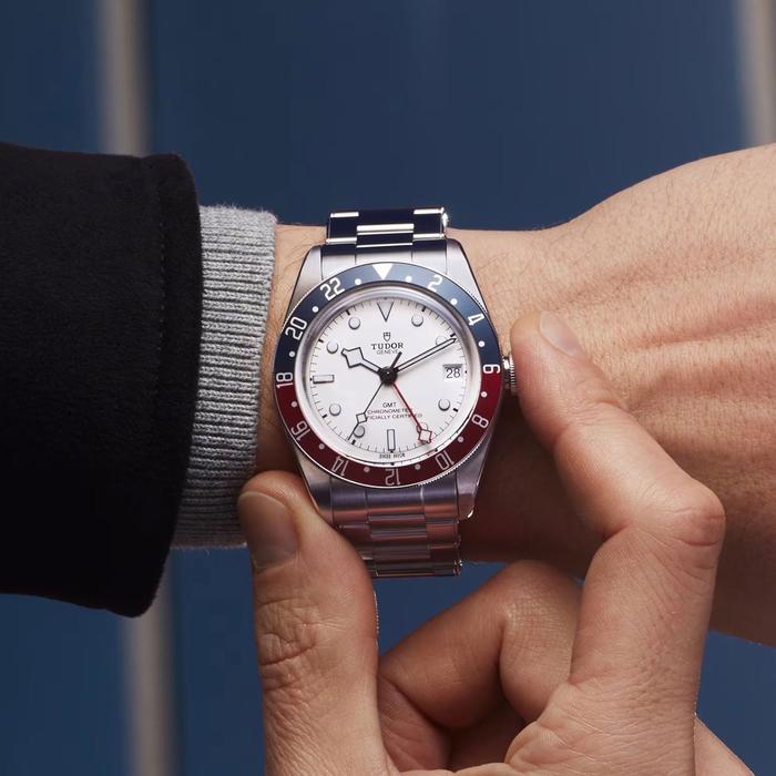 Tudor Heritage Blackbay GMT White Dial Bracelet 'Pepsi' - New in Box thumbnail 7