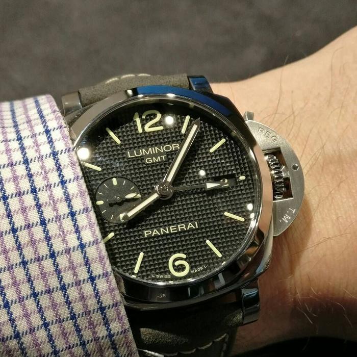 Panerai Luminor GMT Hobnail Dial PAM 535- 42m thumbnail 5