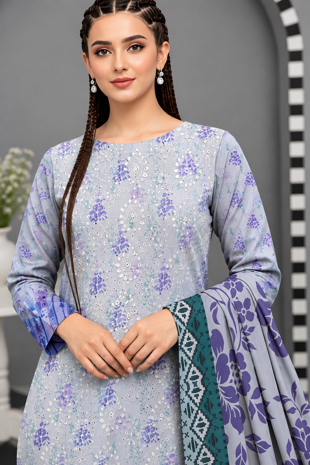Luxury Chikan Kari Lawn 3-Piece Suit