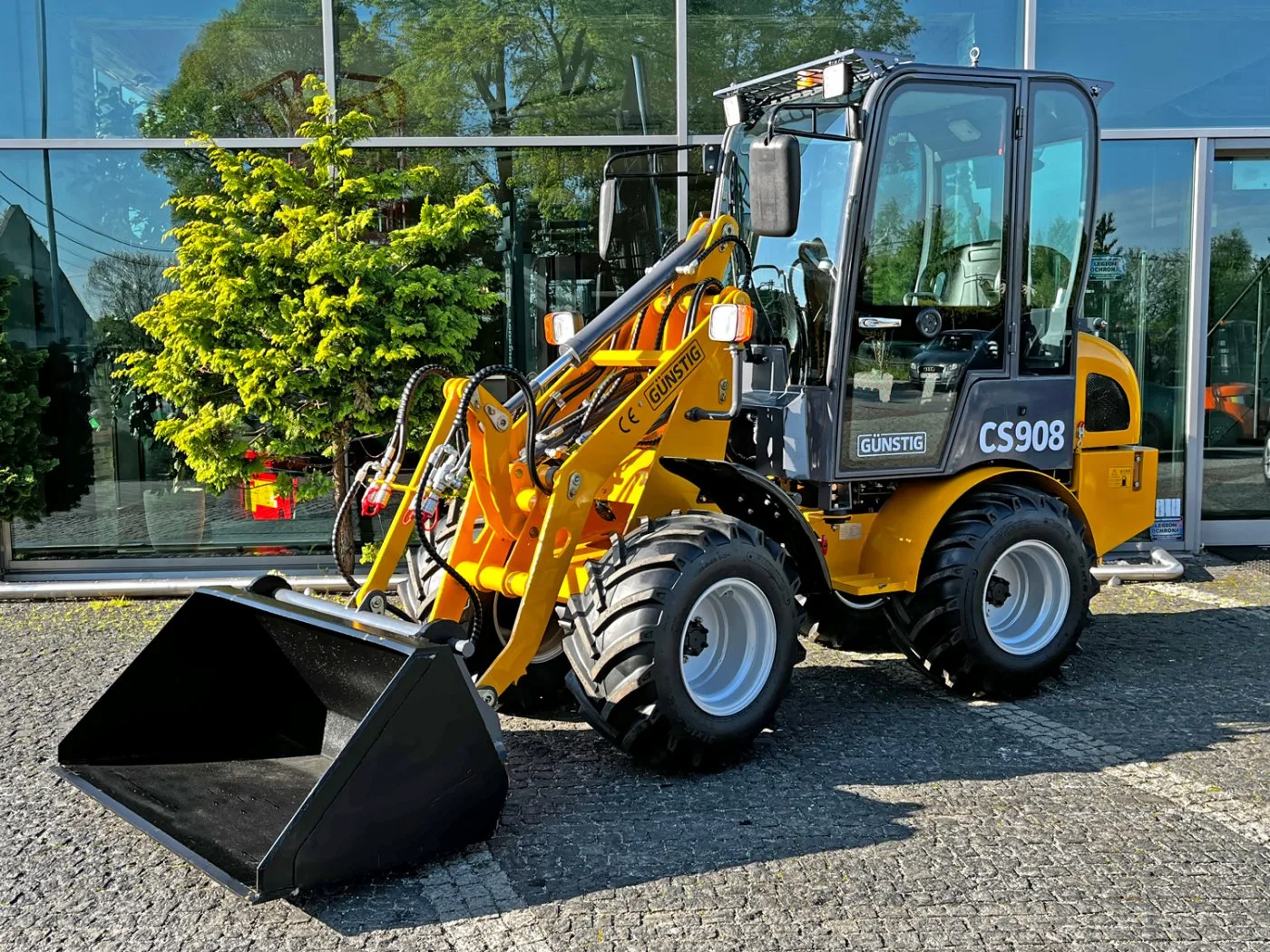 Miniładowarka kołowa Günstig CS908 4x4