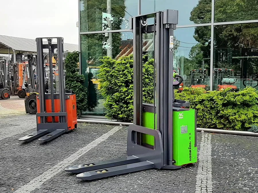 wózek paletowy magazynowy z masztem Lonking LG20ED