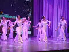 Владимир Солодов вручил награды выдающимся женщинам Камчатки