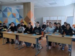 Подростков на Камчатке учили не теряться в лесу