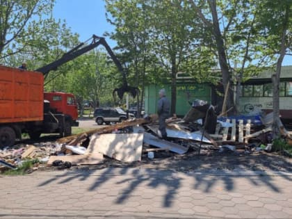 В Петропавловске предприниматель угрожал самосожжением, если его лишат торгового павильона