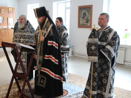 В среду первой седмицы Великого поста Глава епархии совершил повечерие с чтением Великого канона св. Андрея Критского в  женском монастыре