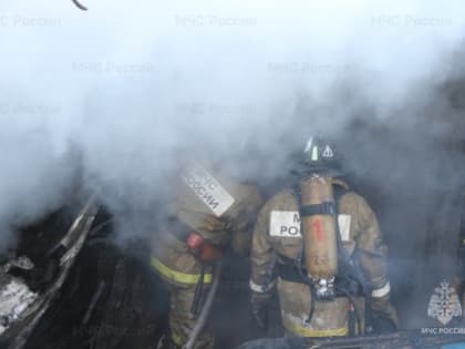 В Елизовском районе Камчатки загорелась дача