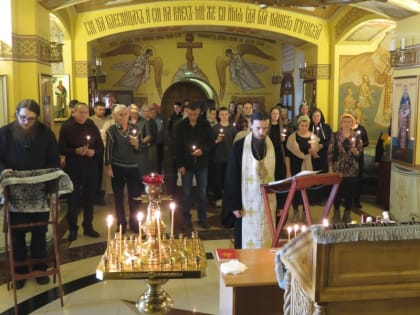 Архиепископ Феодор совершил Таинство Соборования