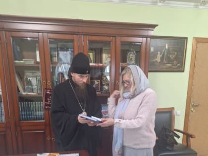 Сербская писатель Биляна Живкович подарила свои книги камчатским библиотекам