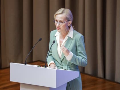 Ирина Яровая поделилась опытом законотворческой работы с молодыми парламентариями