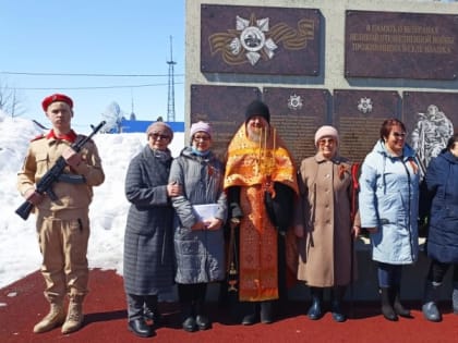 На мемориале с. Ивашка Карагинского района в День Победы отслужена лития по погибшим воинам