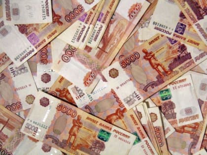 Глава поселка на севере Камчатки подарила родственнику 300 тысяч рублей из бюджета