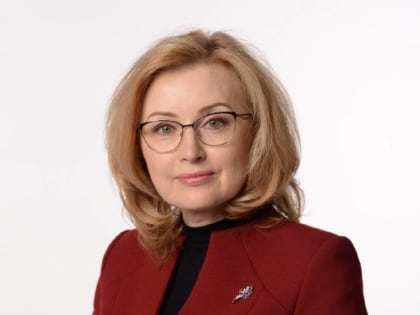 Секретарь камчатского регионального отделения партии «Единая Россия» Виктория Сивак поздравила депутатов с Днем камчатского парламентаризма