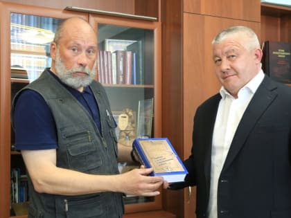 Известному камчатскому писателю и преподавателю КамчатГТУ Сергею Гаврилову исполнилось 60 лет