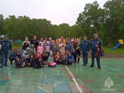 Инспекторы Центра ГИМС рассказали детям в Усть-Камчатске о правилах безопасности на воде