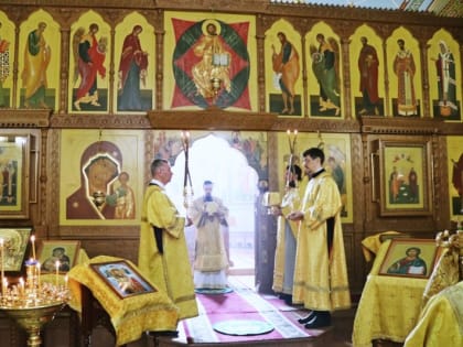 Архиепископ Феодор совершил Божественную литургию, в которой приняли участие атаманы Дальневосточного казачьего войска