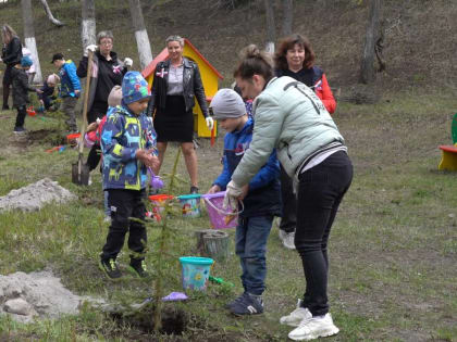 Сторонники партии «Единая Россия» на Камчатке присоединились к международной акции «Сад памяти»