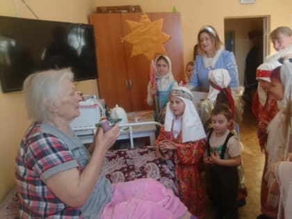 Поделиться радостью о родившемся Христе: поздравления от Воскресной школы Морского собора