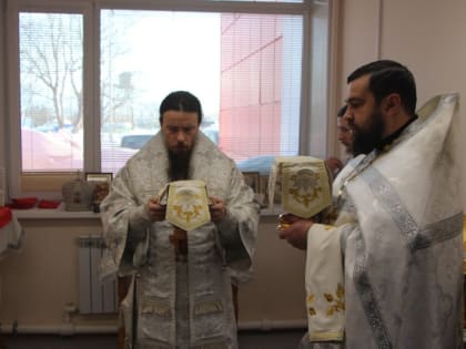 Архиепископ Феодор совершил Божественную литургию и панихиду в п. Коряки