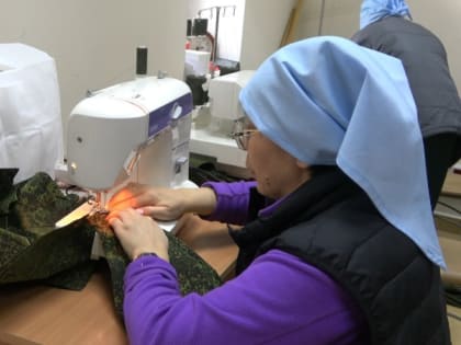В швейной мастерской Кафедрального собора изготавливают камуфляжные костюмы для военнослужащих