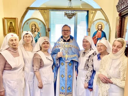 Литургия в больничном храме