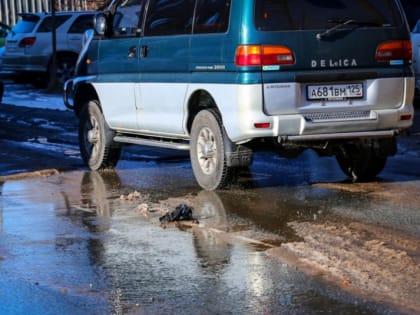 С 11 января 2023 года водителей начнут штрафовать за выброс мусора из машин