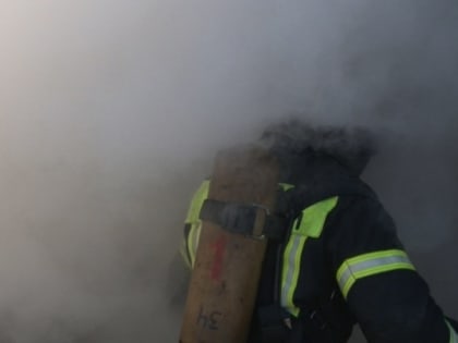 На Камчатке пожарные ликвидировали возгорание в гараже