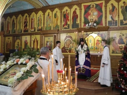 В праздник Рождества Христова Архиепископ Феодор совершил Божественную литургию в Кафедральном соборе на Камчатке