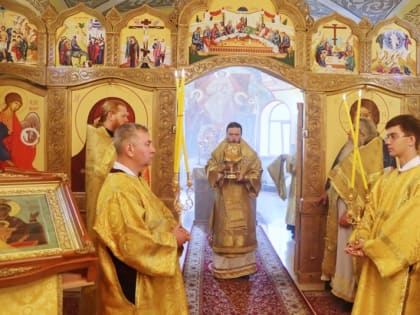 В Неделю 3-ю по Пятидесятнице Архиепископ Феодор совершил Литургию в Морском соборе