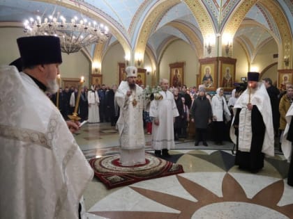 В праздник Рождества Христова Архиепископ Феодор совершил Божественную литургию в Кафедральном соборе