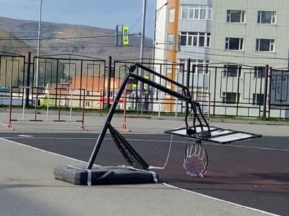 Вандалы разгромили спортплощадку ФОКа «Звездный» в Петропавловске