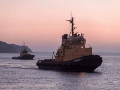 На Камчатке маломерное судно увязло во льдах прибрежных вод