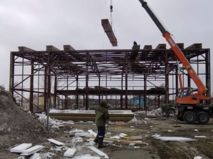 Образовательную деятельность в новом спортзале Козыревска на Камчатке планируют запустить осенью после сдачи объекта