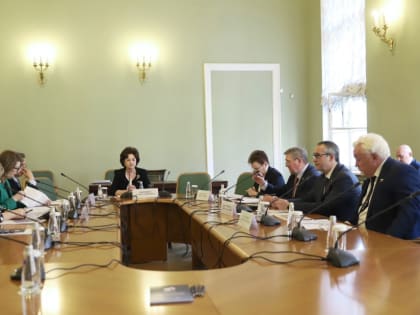 Парламент Камчатки предложил увеличить госфинансирование на лекарственное обеспечение федеральных льготников в районах Крайнего Севера