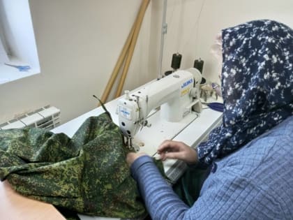 Добровольцы Епархии шьют маскхалаты для воинов
