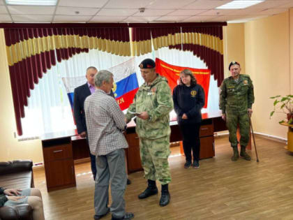 Памятные знаки «Семье погибшего защитника Отечества» вручили на Камчатке