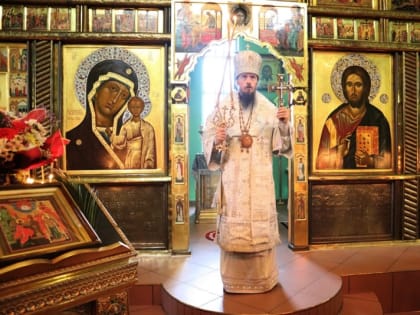 В Лазареву субботу Архиепископ Феодор совершил Божественную литургию в храме свв. апп. Петра и Павла г. Петропавловска-Камчатского