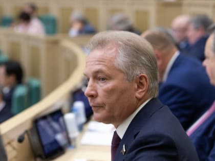 Сенатор РФ Валерий Пономарев поздравил коллег-депутатов с Днем камчатского парламентаризма