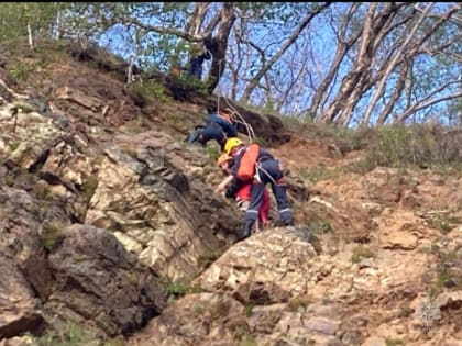 В Петропавловске спасатели сняли с Никольской сопки девушек-«скалолазок»