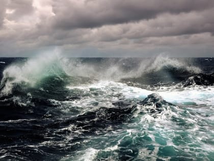 В акваториях Тихого океана и Берингова моря у берегов Камчатки объявлено штормовое предупреждeние