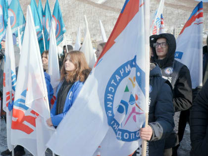 Около трех тысяч человек пришли на концерт «Слава защитникам Отечества!» в центре столицы Камчатки